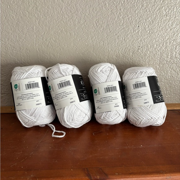 4 NEW KC Botanical White Yarn - Picture 2 of 2